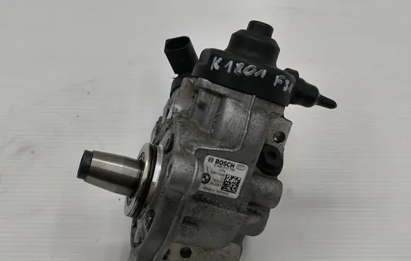 BMW 3 F30 F35 F31 Fuel injection high pressure pump 0445010768