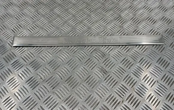 Mercedes-Benz E W212 Front sill trim cover 2126860936