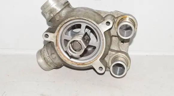 BMW 5 E60 E61 Thermostat 7833761