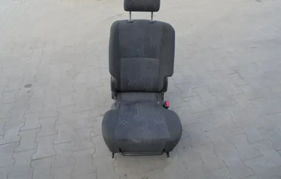 Toyota Avensis Verso Front driver seat FOTELSTELARZKANAPA