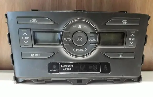 Toyota Auris 150 Climate control unit 5590002221