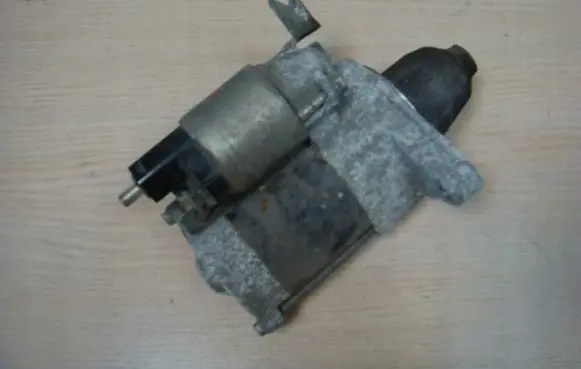 Toyota Yaris Starter motor 281000Q080
