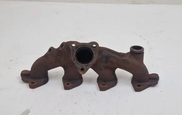 Nissan Qashqai Exhaust manifold 140042975R