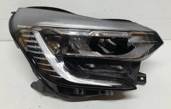 Renault Captur II Headlight/headlamp 260104525R