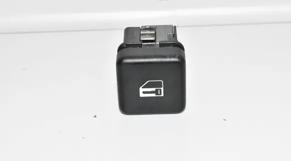 BMW 5 E39 Central locking switch button 8360828