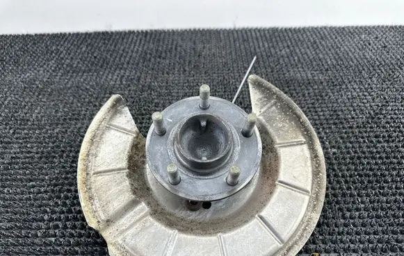Ford Focus Rear wheel hub 