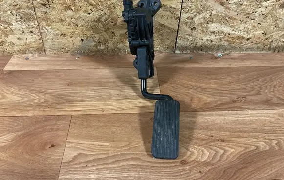 Hyundai i30 Accelerator throttle pedal 327002R300