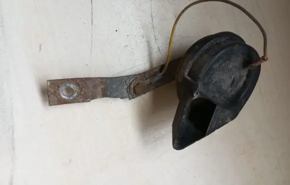 Mitsubishi Outlander Horn signal A051735