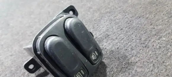 Mazda Xedos 6 Windscreen/window heater switch