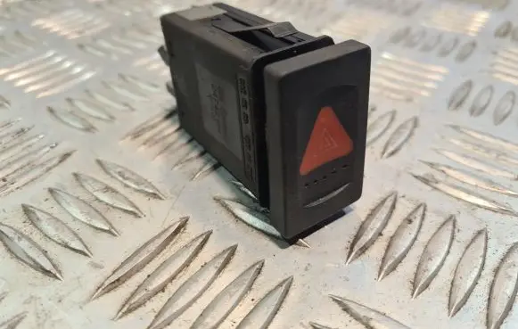 Volkswagen PASSAT B5 Hazard light switch