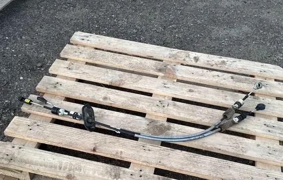 Gear shift cable linkage