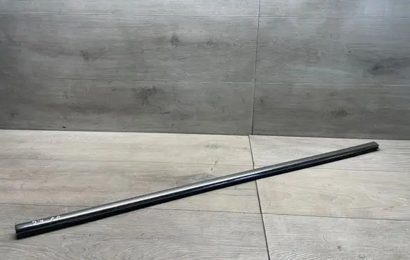 Volkswagen PASSAT B7 Rear door glass trim molding