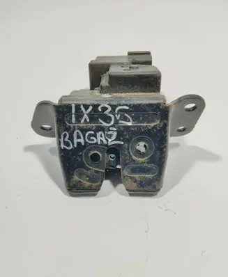 Hyundai ix35 Loading door lock 812301H300