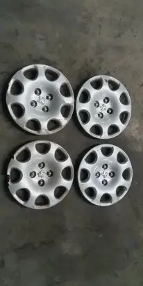 Peugeot 307 R15 wheel hub/cap/trim 9637540880