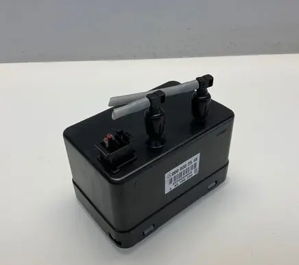 Mercedes-Benz E W211 Central locking vacuum pump 0008002548 A3510020010 3370220028
