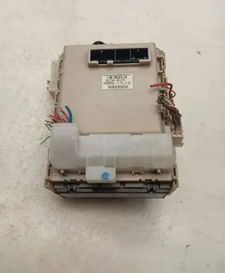 Toyota Avensis T270 Fuse module 8273005J70 480217L13