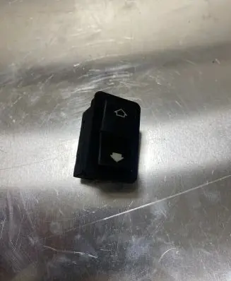 BMW 5 E39 Electric window control switch 8368974