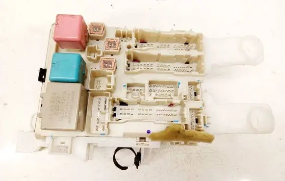 Toyota RAV 4 (XA30) Fuse box set 8273042010