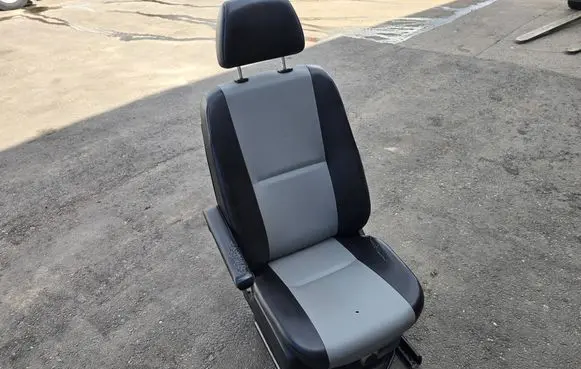 Volkswagen Crafter Front driver seat A9068600369 A9069701530