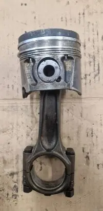 Volvo V50 Piston with connecting rod 085196