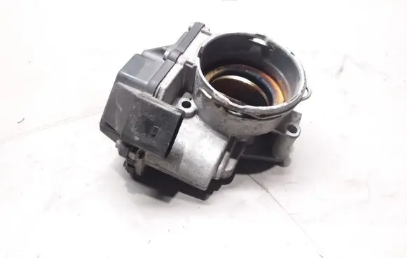Volkswagen Golf V Throttle valve 03G128063A