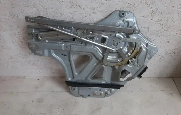 KIA Carnival Front door window regulator with motor 824504D010