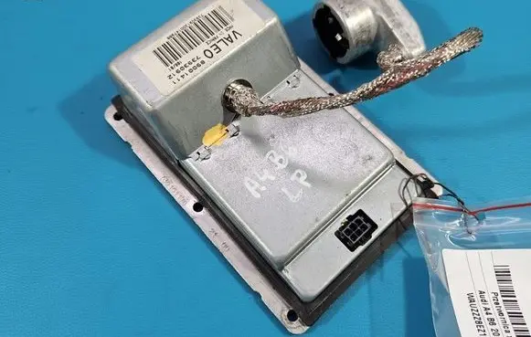 Audi A4 S4 B6 8E 8H Headlight ballast module Xenon 89001411 IMPRK1609580