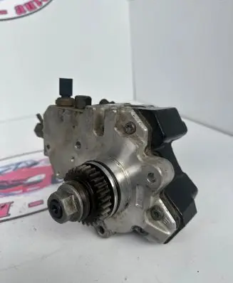Mitsubishi Colt Fuel injection high pressure pump A6400700701 0445010120