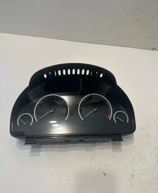 BMW 5 F10 F11 Speedometer (instrument cluster) 0263703069 0000599836 9291396
