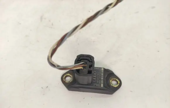 Audi A6 S6 C6 4F Airbag deployment crash/impact sensor 4F0907651 070405