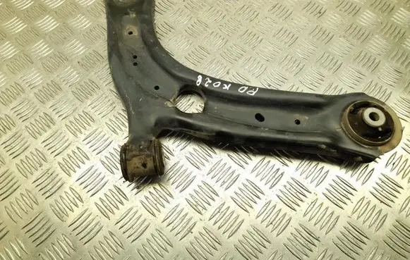 Volkswagen Tiguan Front lower control arm/wishbone 3Q0407154D