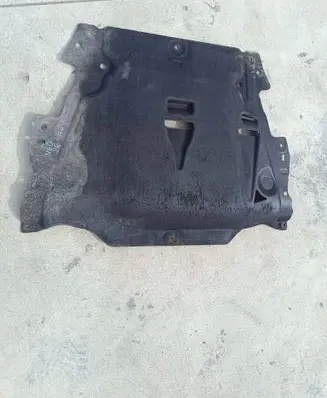 Volvo V60 Engine splash shield/under tray 