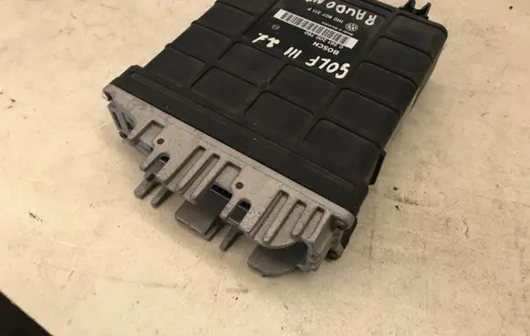 Volkswagen Golf III Engine control unit/module 1H0907311F 0261200760
