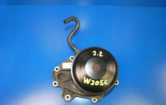 Mercedes-Benz C W205 Water pump A6512007201