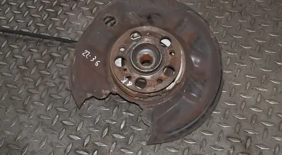 Mercedes-Benz CLK A209 C209 Rear wheel hub 
