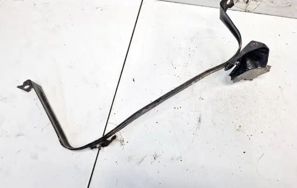 Fuel tank mounting bracket