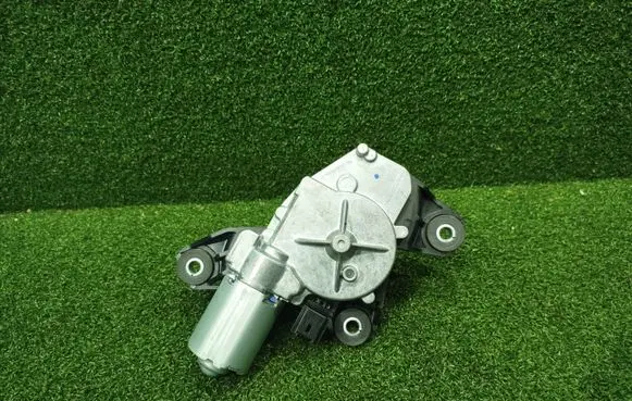 Renault Koleos II Rear window wiper motor 287105611R 0390205024