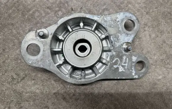 BMW i3 Rear coil spring rubber mount 6852227