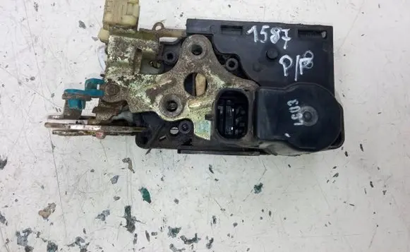 Chevrolet Aveo Front door lock RH2-1