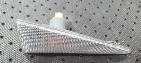 Renault Megane II Front fender indicator light 8200027150 8200027150D