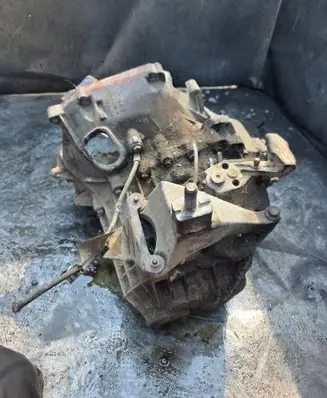 Ford Mondeo Mk III Manual 5 speed gearbox 1S7R7002EC