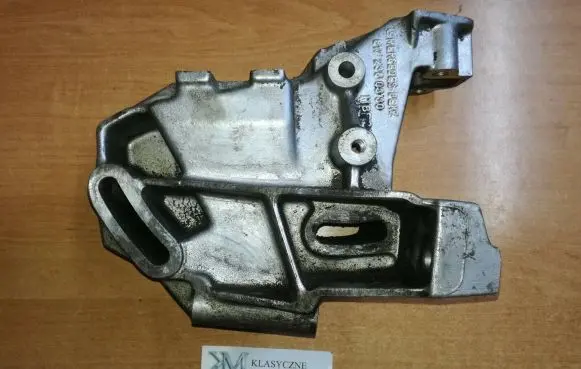 Mercedes-Benz W123 Engine mount bracket 6172380330