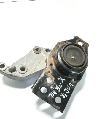 Nissan X-Trail T31 Engine mount bracket F6036100 DD130207