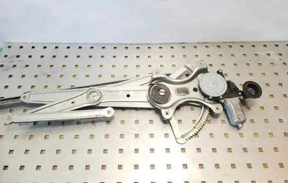 Toyota Land Cruiser (J120) Front door window regulator with motor 8571058010 0620401760
