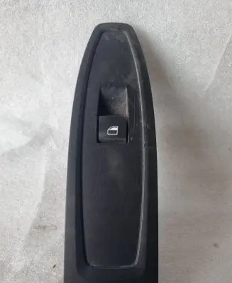 BMW M4 F82 F83 Electric window control switch L3A00568 9208107