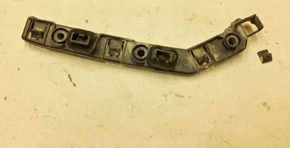 Jeep Renegade Rear bumper mounting bracket 51959922DX