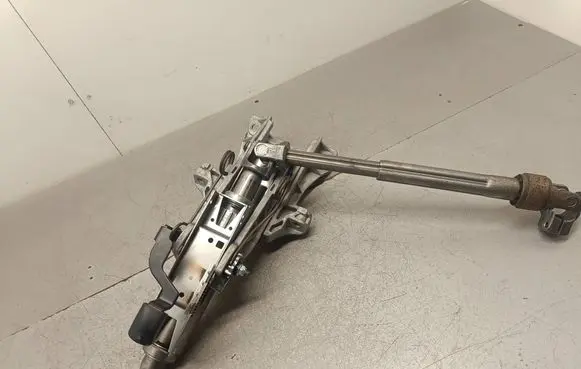 Steering wheel axle set