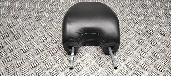 Volvo V70 Front seat headrest 