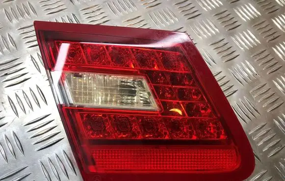 Mercedes-Benz E C207 W207 Tailgate rear/tail lights A2078200364