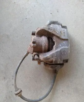Nissan Juke II F16 Front brake caliper
